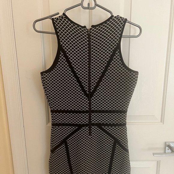 Lucy Paris Black and White Body Con (M) - Picture 3 of 4